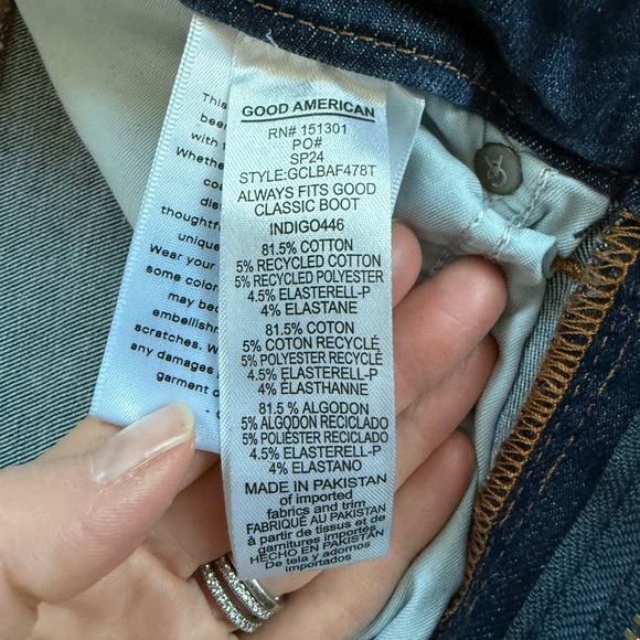 Good American ALWAYS FITS GOOD LEGS FLARE JEANS - Picture 7 of 8